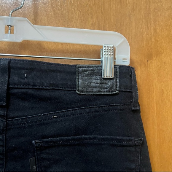 Levi’s 721 High Rise Skinny in Soft Black (28x30) - Picture 10 of 16